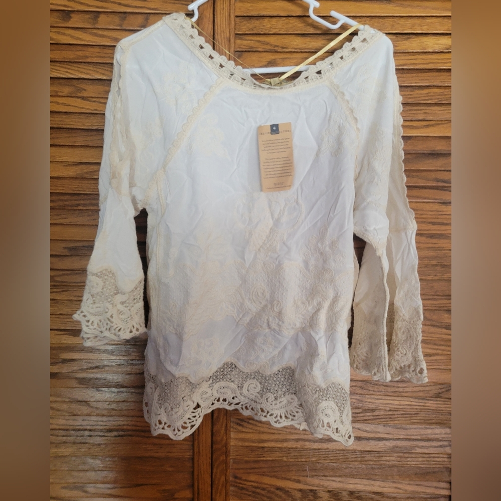 Democracy NWT Elegant Cream Lace Women's Top Size XS - Picture 2 of 7